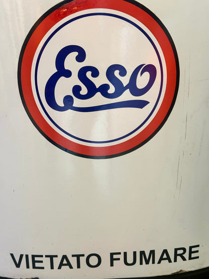 Distributore di benzina - Esso