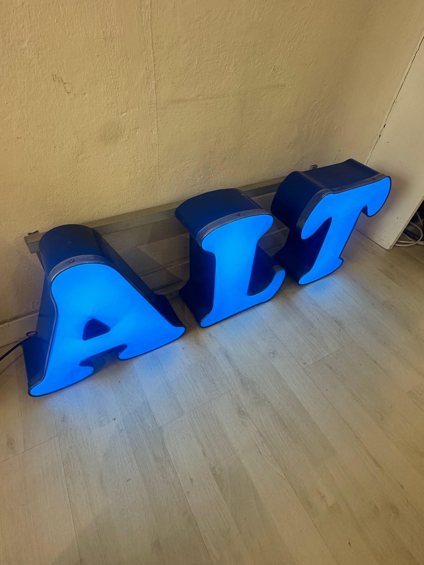 Insegna Luminosa - Alt