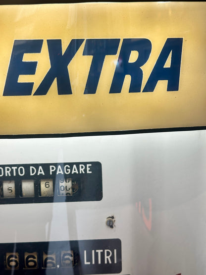 Distributore di benzina - Esso