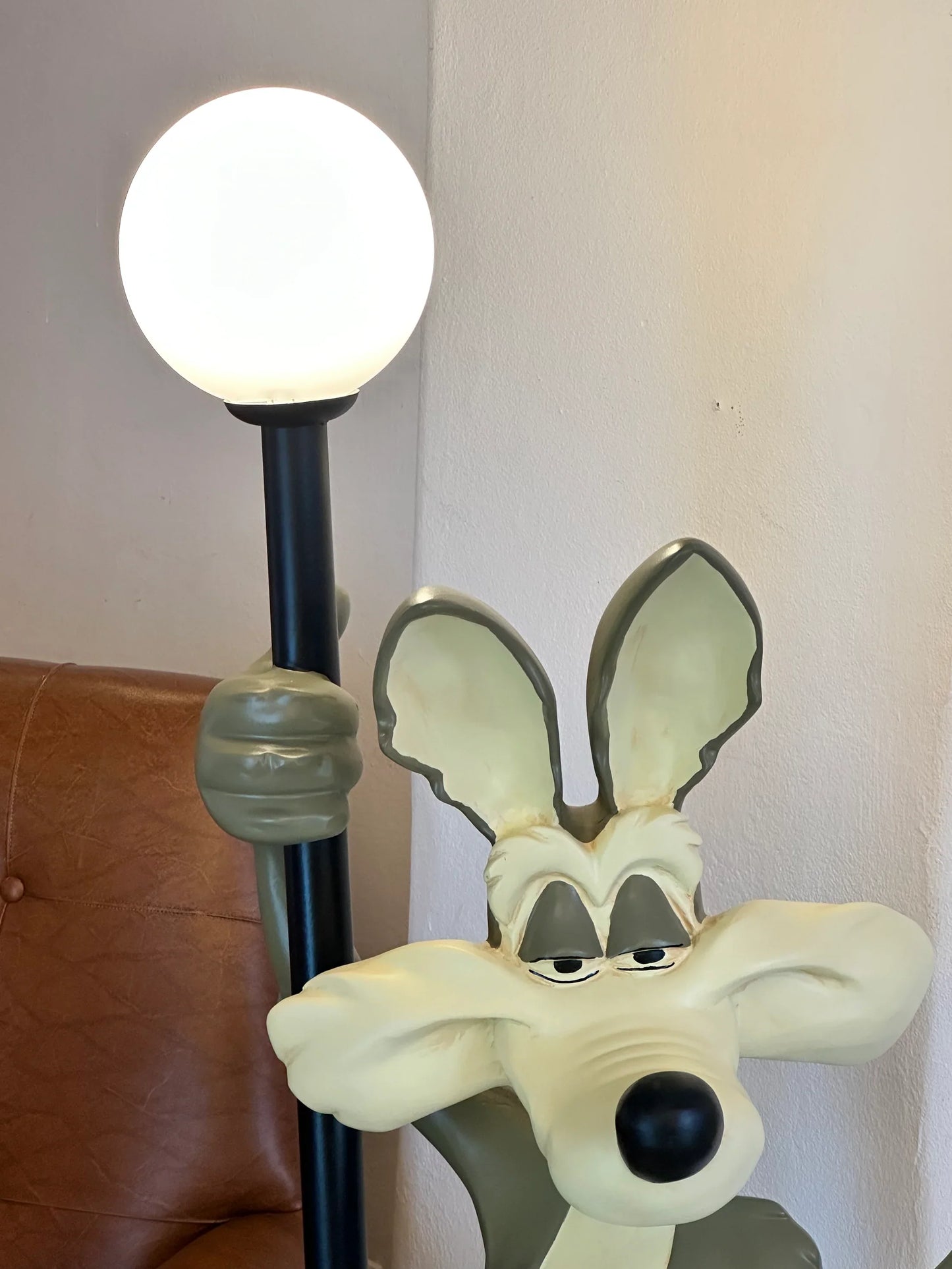 Decorative Statue - Willy Coyote