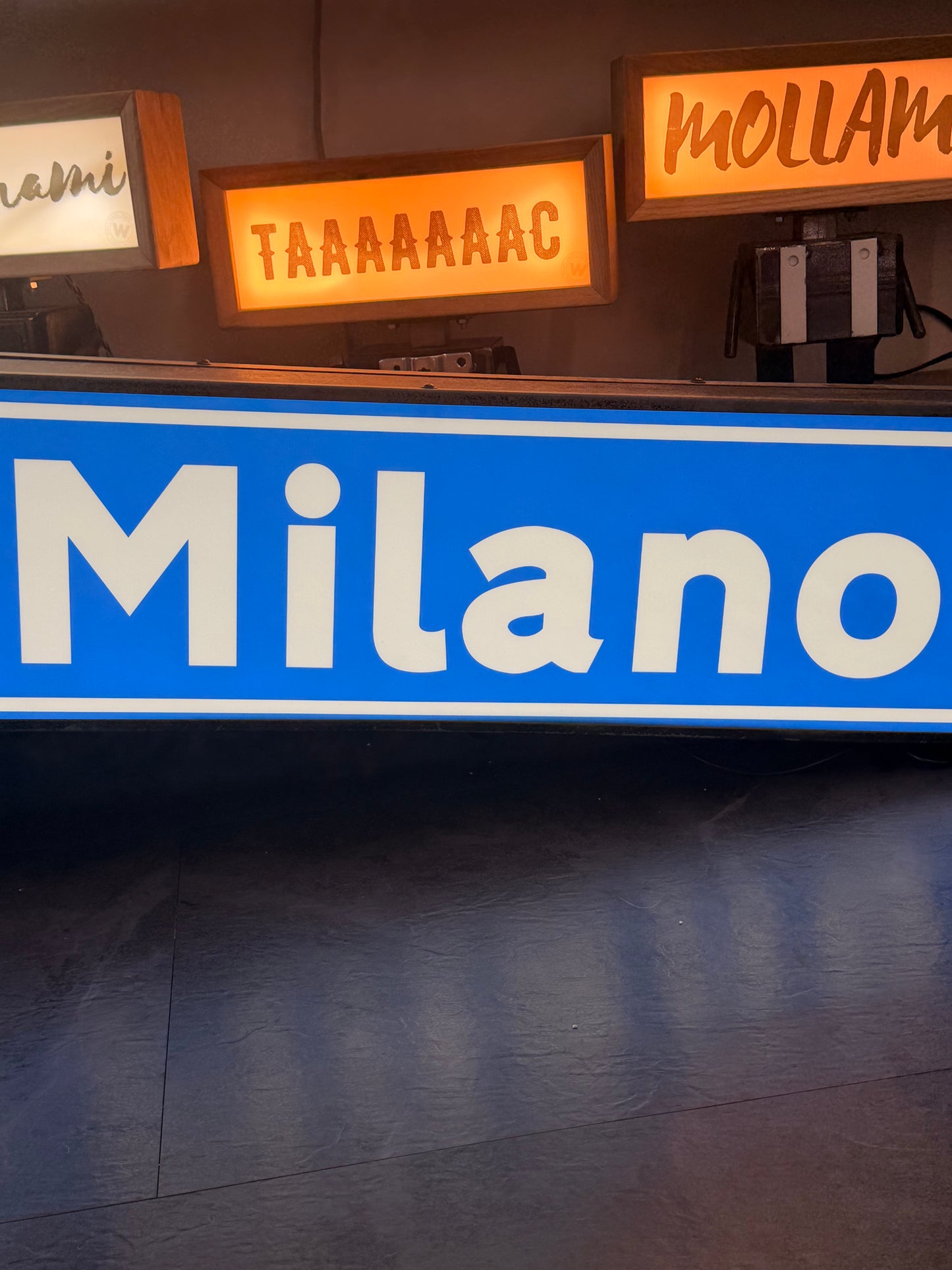 Insegna Luminosa Milano - 70'