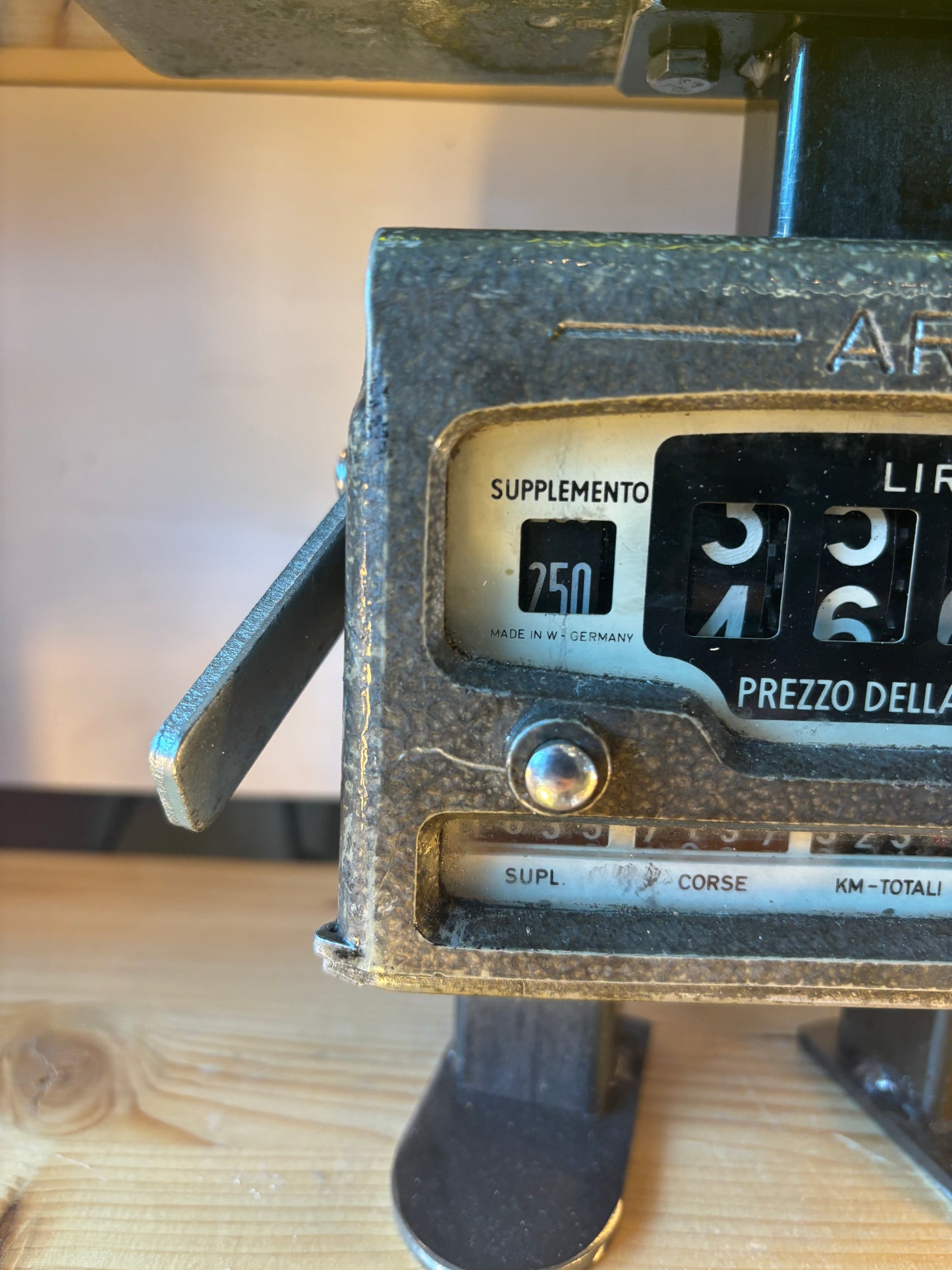 Lampada Robot - Taxi