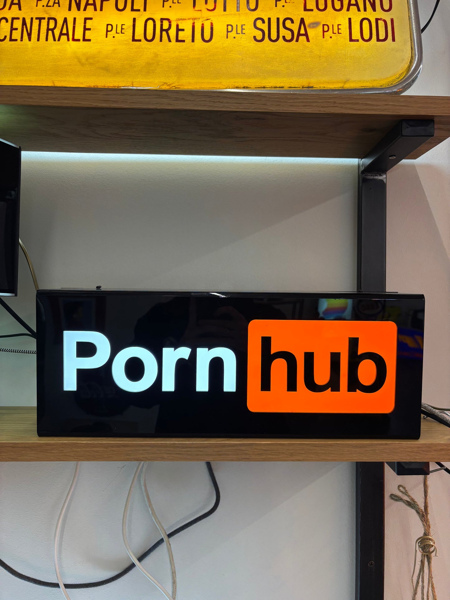 Insegna Luminosa - Pornhub