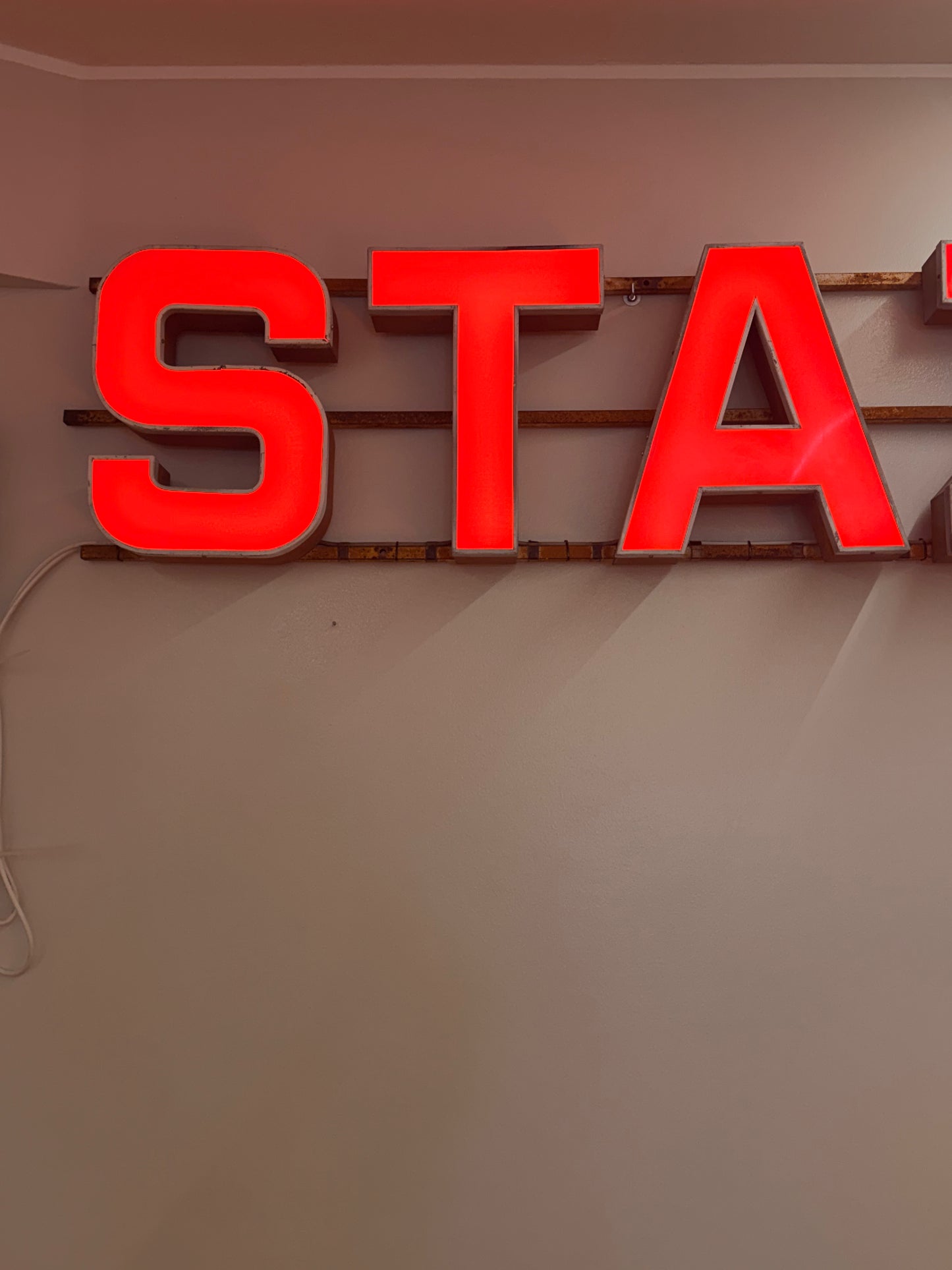 Insegna Luminosa - Stazione