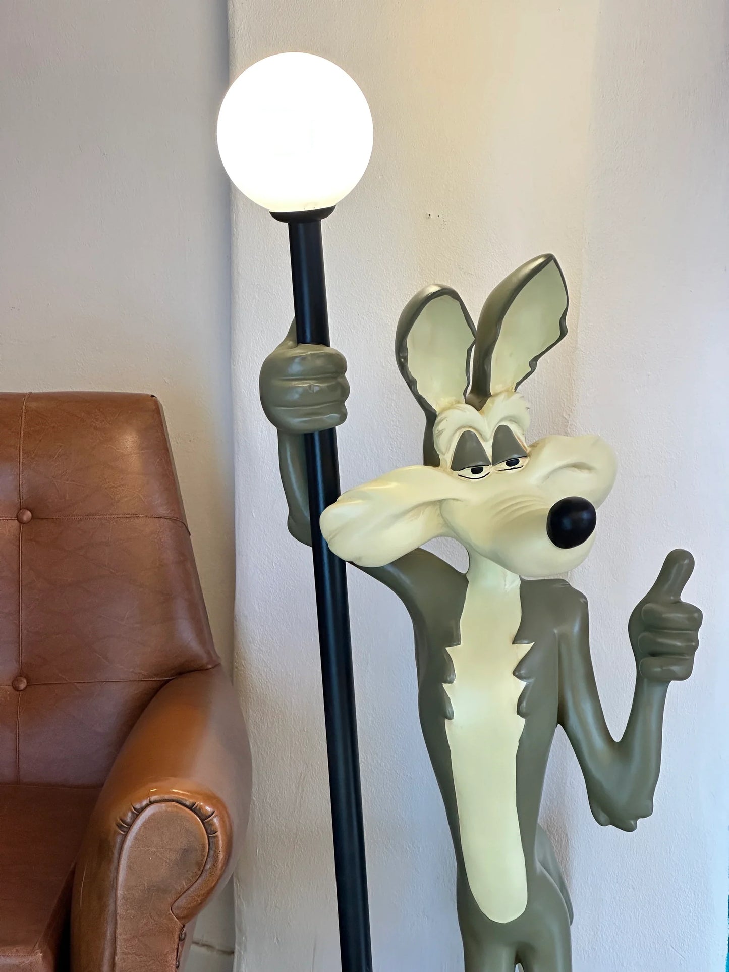 Decorative Statue - Willy Coyote